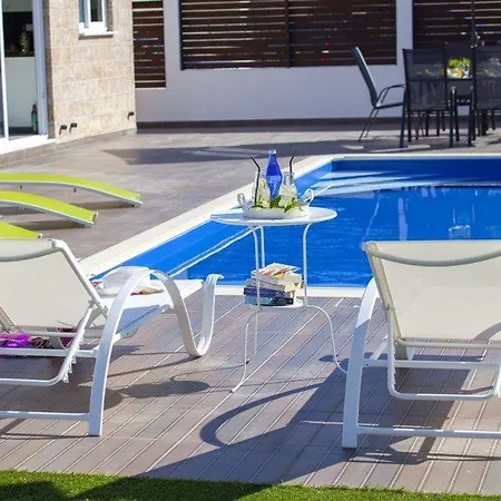 Villa The Ultimate Guide To Renting Your 5 Star 43 Protaras